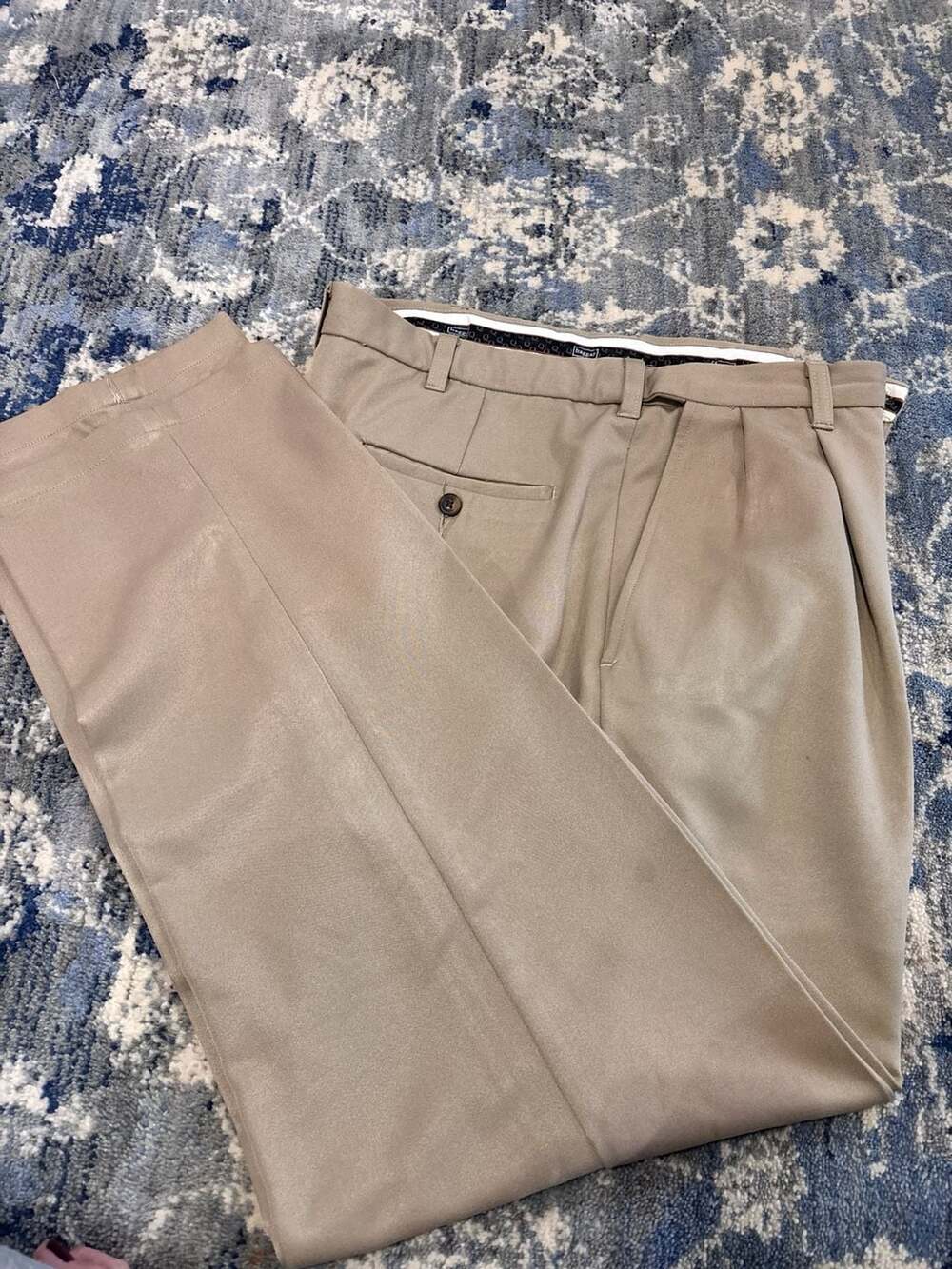 Haggar Dress Pants Size 32x32 Beige Pleated
